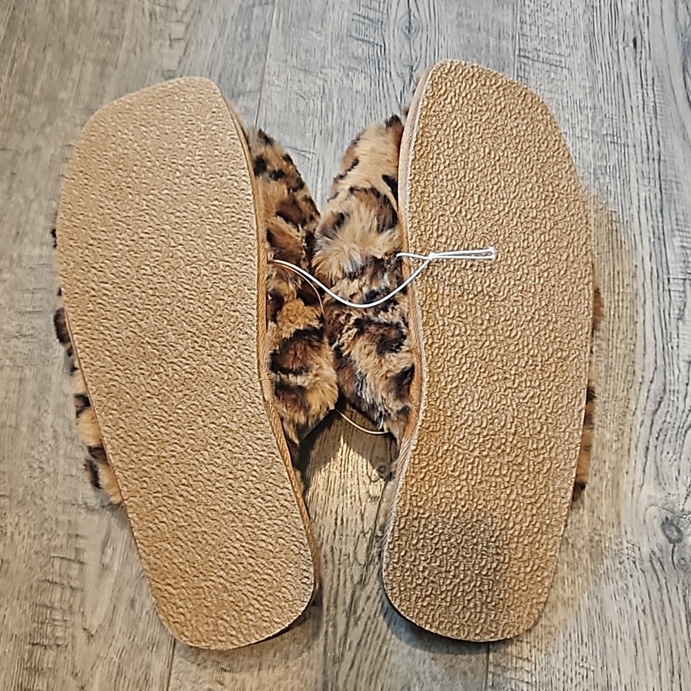 BP Leapord Crisscross Sandles Size XL Brand New With Tags. - Picture 6 of 7